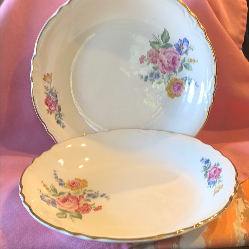 White and Pink Floral Dinnerware Set with Elegant Design